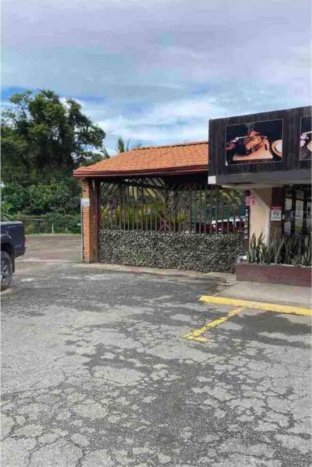 Oxalis Aeropuerto Alajuela Exterior foto
